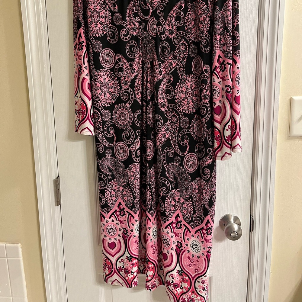 Ladies 2x plus size dress by INC. Perfect condition. Only worn a couple times.